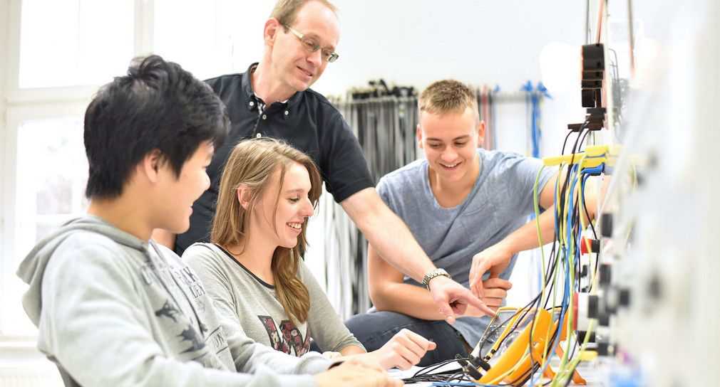 Praktikumswochen im Herbst für Jugendliche und Unternehmen